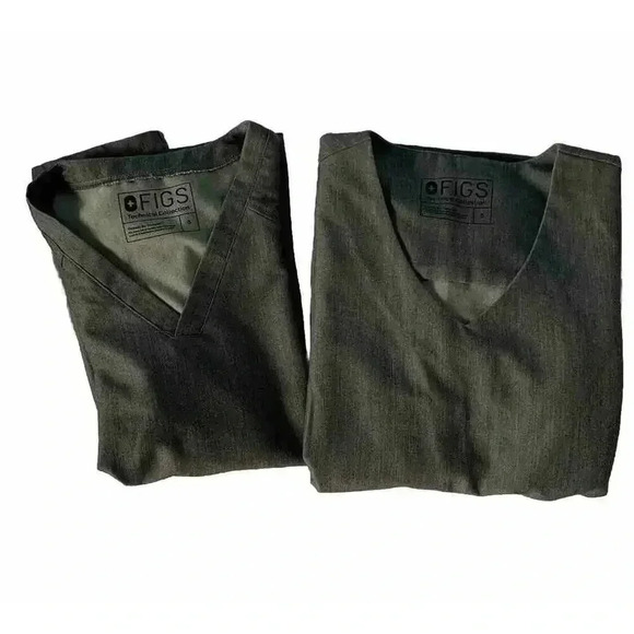 Figs Tops - Lot 2 Figs Technical Collection Scrubs Women Smalls